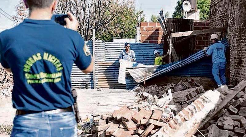El Intendente de Almirante Brown encabezó la demolición de un búnker ...