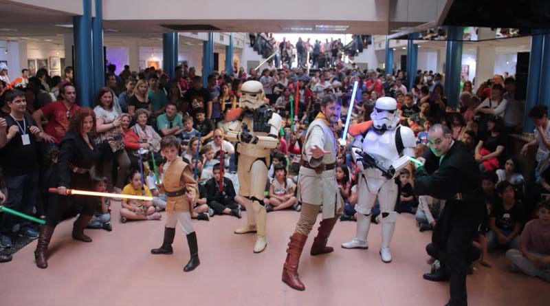 20181008 brown Desfile solidario de Star Wars recaudó 700 litros de leche