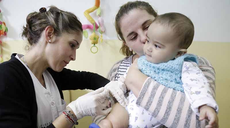 20181025 brown Campaña de vacunación infantil en Alte Brown
