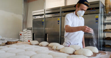 20201101 economia trabajador panadero Más Trabajo