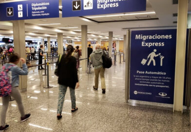 Turismo al exterior cayó 22% en junio: la mayor baja desde 2021