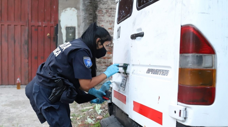 20220322 Lanus policiales droga camionte policia cientifica Lanús drogas