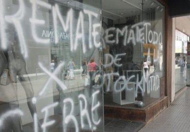 Cierre de 15.000 empresas y caída del empleo formal marcan la gestión de Milei