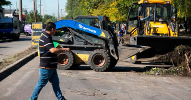 Operativo de limpieza conjunto en la avenida Donato Álvarez entre los municipios de Alte Brown y Quilmes