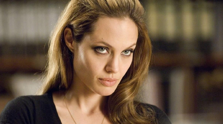 20240510 Angelina Jolie Se busca 1