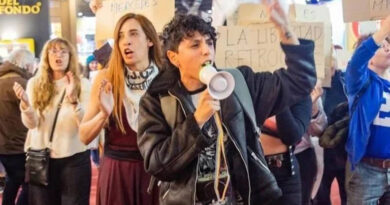 20240515 Marcha lesbicidio Barracas Folclore en la Facultad de Agrarias de Lomas por el 25 de mayo