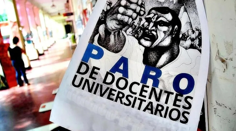 20240807 Paro universitario