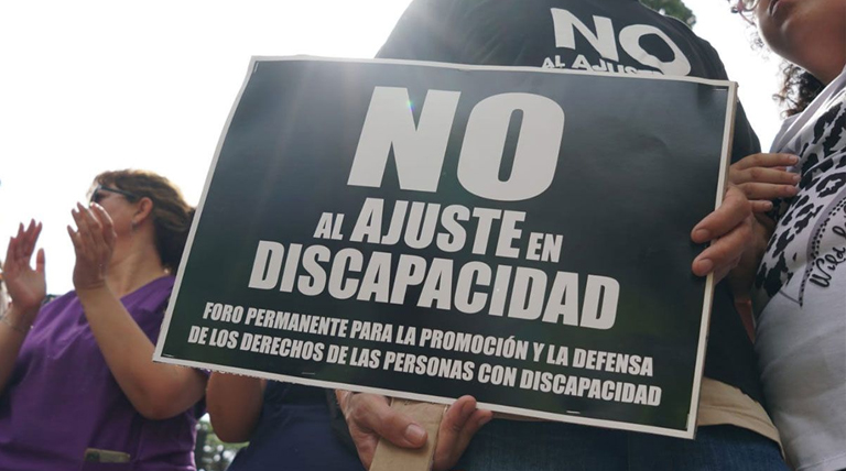 El Gobierno Nacional recorta pensiones a personas con discapacidad en plena crisis