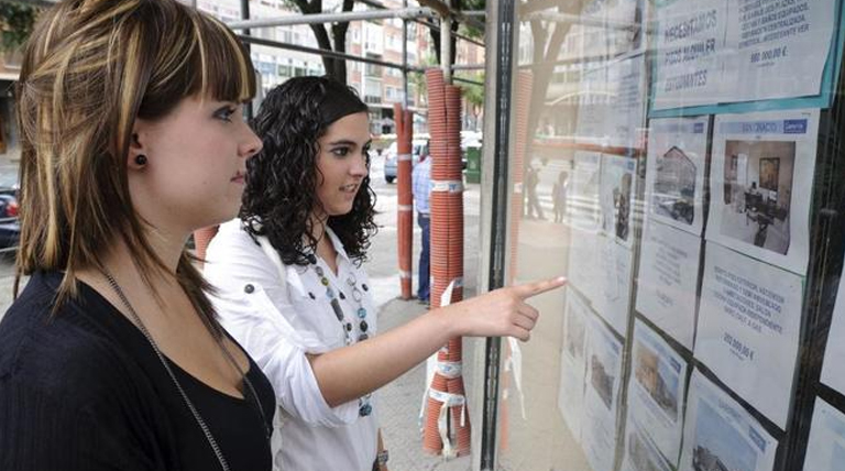 Inquilinos de por vida: la mitad de los jóvenes no accede a la vivienda propia y necesita el doble de ingresos para alquilar 1 20250503 Alquiler