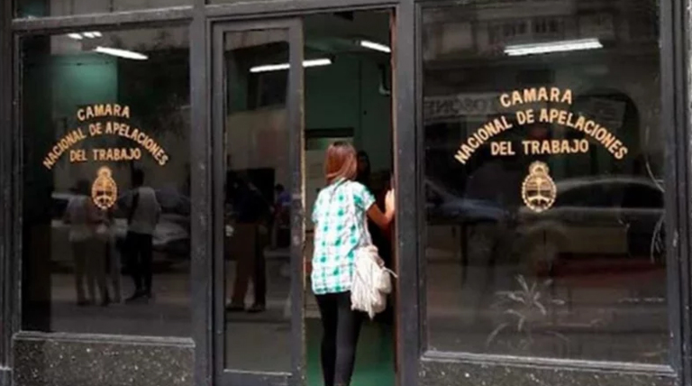 Inaudito revés judicial: víctima de acoso laboral deberá costear parte del juicio, incluyendo la defensa de su agresor 1 20250507 Camara Nacional de Apelaciones del Trabajo revés judicial