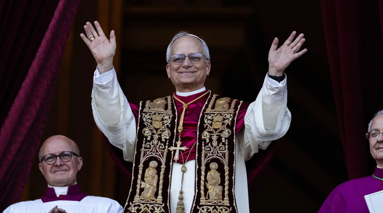 El Cardenal Robert Prevost, de raíces estadounidenses y corazón peruano, emerge como León XIV 1 20250509 Leon León XIV