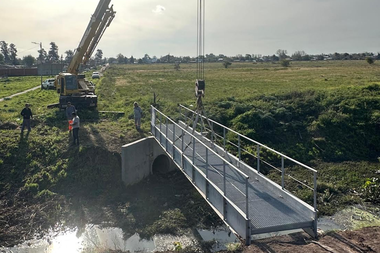 20250520 Brown Puente Peatonal Barrios de Glew 1 Glew