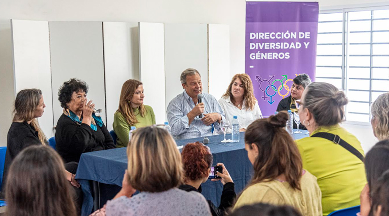 En Almirante Brown fortalecen las políticas públicas para acompañar a las mujeres en situación de violencia 1 20250523 Brown Cascallares politicas publlicas mujeres en Almirante Brown