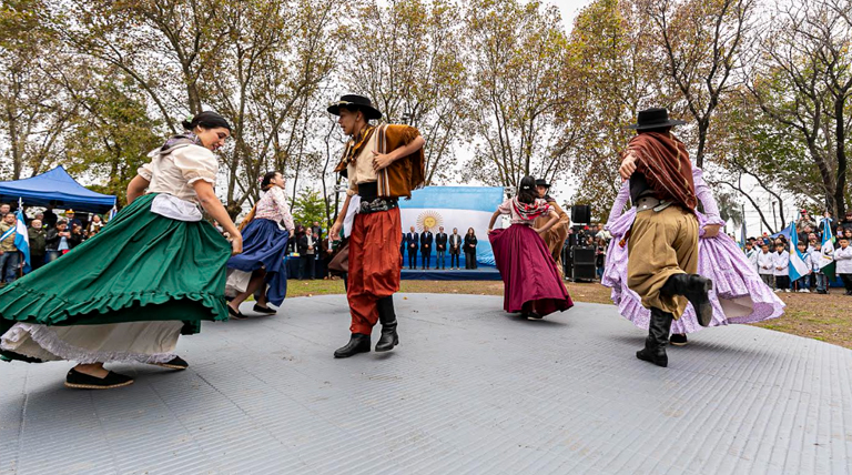 Con un emotivo acto en Calzada, pueblo y Gobierno de Alte Brown conmemoraron el 215° Aniversario de la Revolución de Mayo 1 20250525 Brown 25 de mayo Calzada Aniversario de la Revolución de Mayo