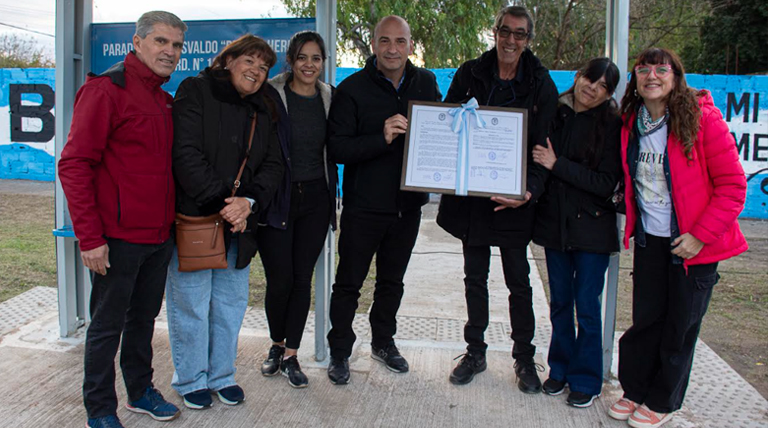 El Municipio reconoció a “Perita” un histórico chofer de la línea de colectivos 515