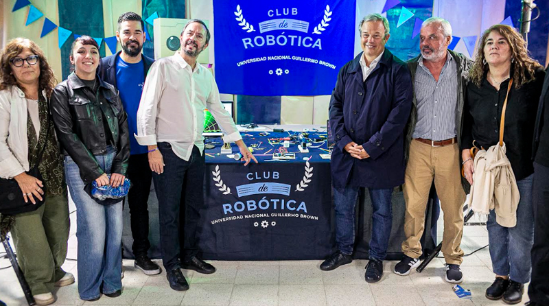 Alte Brown potencia el futuro tecnológico con el Club de Robótica de la UNaB 1 Club de Robótica de la UNaB