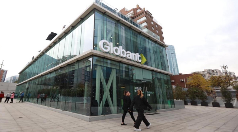 Crisis en Globant: Despidos masivos y cierre de oficinas tras desplome bursátil 1 Globant