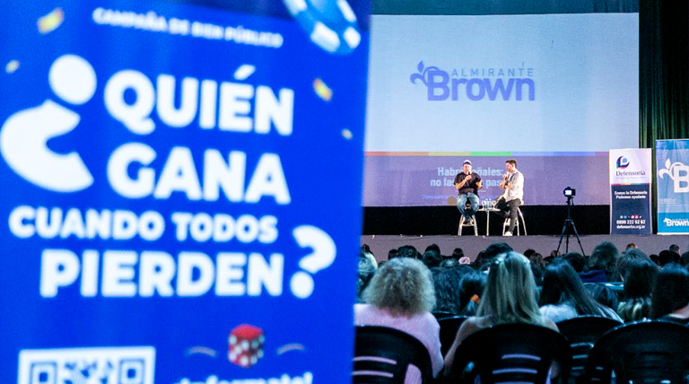 20260702 Brown charla ludopatia1 ludopatía