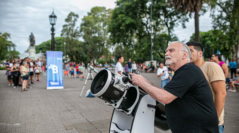 La “Astroferia” desembarca en Alte Brown con talleres, charlas y observaciones astronómicas 1 Astroferia