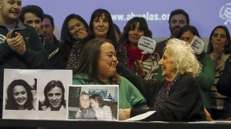 Abuelas de Plaza de Mayo anuncia la restitución del nieto 140: un triunfo de la identidad y la memoria 1 nieto 140