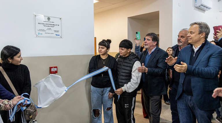 Cascallares, Sileoni y Paula Eichel inauguraron el nuevo edificio de la secundaria n° 35 1 secundaria n° 35
