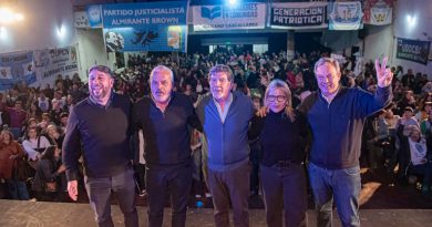 Educación y Política: Construyendo Futuro
