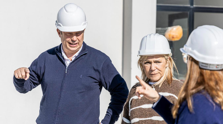 Cascallares y Paula Eichel recorrieron la obra de cobertura del Natatorio y del Polideportivo de Calzada 1 20250828 Brown Natatorio Natatorio y del Polideportivo de Calzada