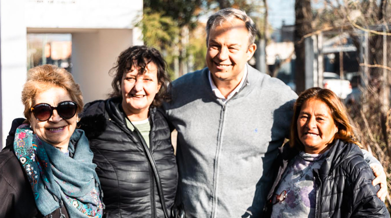 Cascallares acompañó a estudiantes de escuelas de adultos durante un operativo oftalmológico 1 operativo oftalmológico