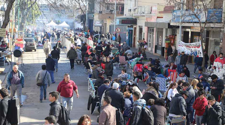 Una marea de fe y necesidad: miles de fieles piden por pan y trabajo en San Cayetano 1 20260806 San Cayetano San Cayetano