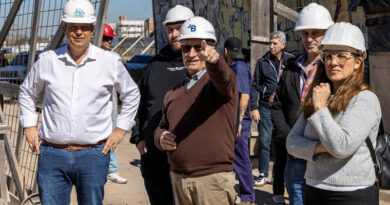 Cascallares recorrió las obras del nuevo barrio de viviendas en Don Orione Cascallares recorrió las obras del nuevo barrio de viviendas en Don Orione
