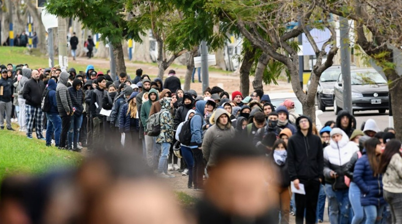 Desempleo en Argentina: Mujeres y jóvenes, los más golpeados por la crisis laboral 1 Desempleo en Argentina