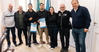 El Municipio acompaña a los boxeadores brownianos Jeremías Ponce y Atilas Díaz El Municipio acompaña a los boxeadores brownianos Jeremías Ponce y Atilas Díaz