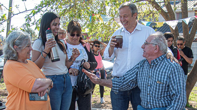 Cascallares inauguró junto a los vecinos la nueva Plaza Libertad de Longchamps 1 20250919 Brown Plaza Libertad Cascallares Plaza Libertad de Longchamps