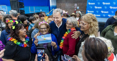 20250924 Brown Cascallares junto a Trabajadoras Vecinales Ministro Rivadavia Maratón del Parque Industrial