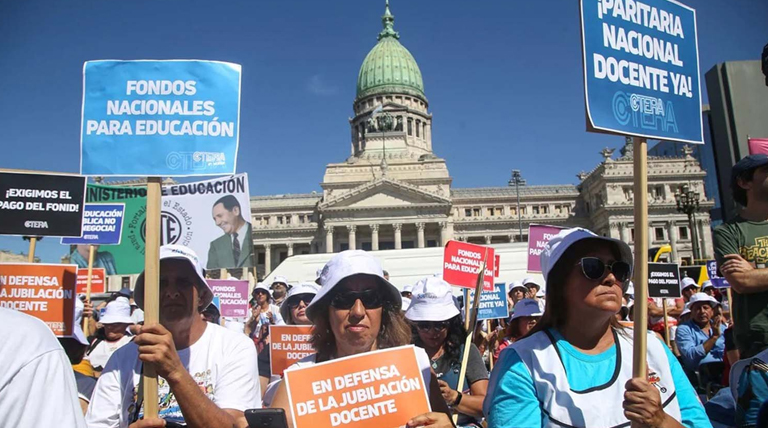 Paro docente nacional: Ctera y universidades marchan al Congreso en rechazo al ajuste educativo 1 Paro docente nacional