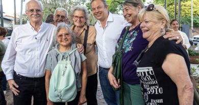Cascallares y Taiana recorrieron una renovada plaza y dialogaron con vecinos de José Mármol Cascallares y Taiana recorrieron una renovada plaza y dialogaron con vecinos de José Mármol