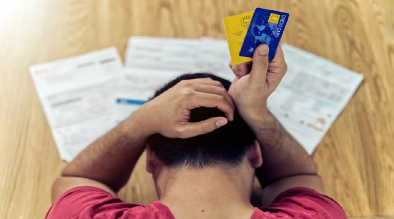 Deuda con tarjeta de crédito: el calvario familiar supera el millón de pesos promedio 1 20251022 Tarjetas de credito Deuda con tarjetas de crédito