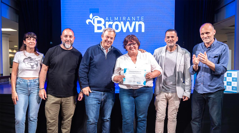 Cascallares presentó la marca “Hecho en Brown” y entregó reconocimientos a emprendedores 1 20251028 bROWN cASCALLARES Hecho en Brown
