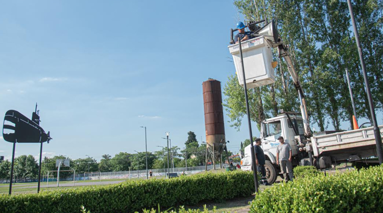El Municipio renovó el Monumento a los Héroes del Ara San Juan en el 8° aniversario del hundimiento del submarino 2 20251115 Brown HEROES DEL ARA SAN JUAN Monumento a los Héroes del Ara San