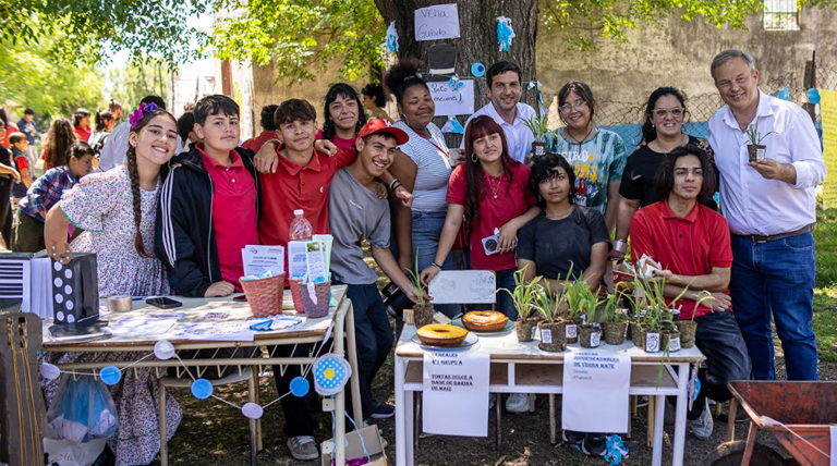 20251125 Brown Cascallares en la escuela agraria n 1 de Glew Cascallares visitó la escuela agraria