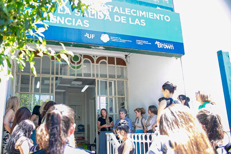 Emotivo homenaje en el Día de la Eliminación de la Violencia contra la Mujer 2 20251126 Brown Dia Elminianacion de la Violencia Contra la Mujer 1 Día de la Eliminación de la Violencia contra la Mujer