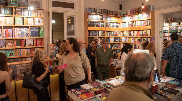 20251127 Brown Centro Cultural Villa Lola 1 Villa Lola