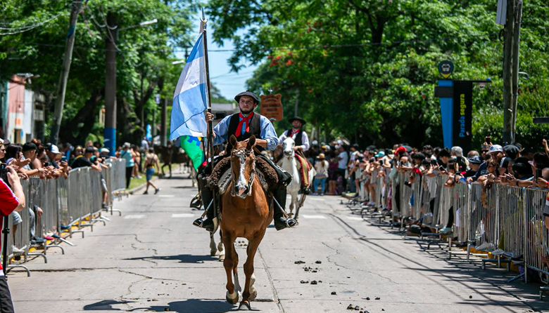 20261107 Brown tradicion Día de la Tradición
