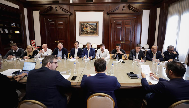 Cascallares firmó con Axel Kicillof un convenio que permitirá adquirir más maquinaria y equipamiento para el Municipio 2 20261107 Cascallares Cascallares firmó con Axel Kicillof