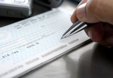 Cheques rechazados récord: La tensión de la cadena de pagos y el agobio de la deuda familiar