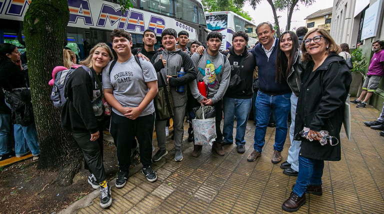 20251202 Brown Cascallares Jovenes Innovando1 Paso Bajo Nivel de Longchamps