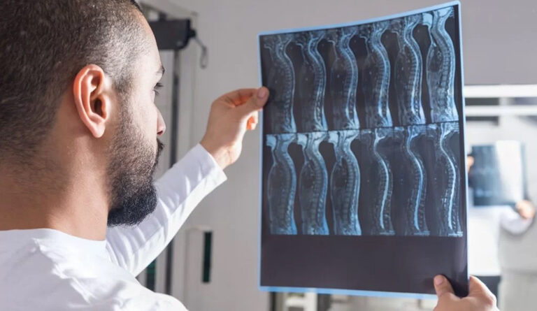 20251202 estudio medico Netrina-1