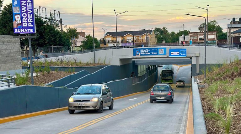 20251206 Brown Cascallares Paso Bajo Nivel Longchamp calle Diehl 1 Paso Bajo Nivel de Longchamps