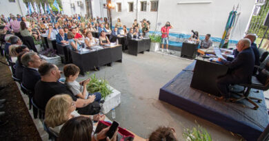 20251211 Brown jura concejales Festejos por el día del niño con bomberos de Brown
