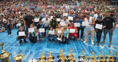 Entregaron trofeos a 1400 jóvenes que participaron de la Liga Municipal de Fútbol 5 Entregaron trofeos a 1400 jóvenes que participaron de la Liga Municipal de Fútbol 5